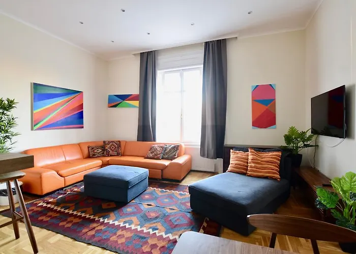 Luxury Apartment by Hi5 - Király street Suite