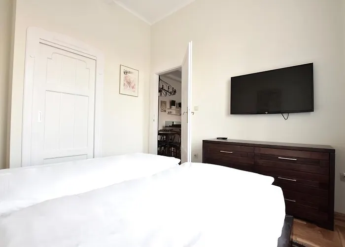Luxury Apartment by Hi5 - Király street Suite