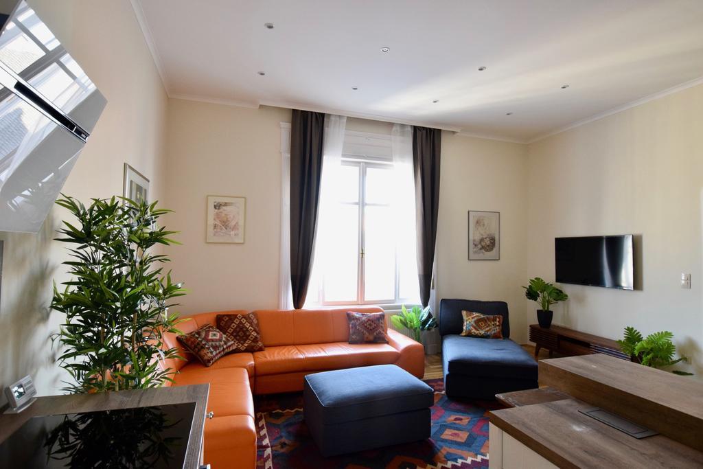 Luxury By Hi5 - Király Street Apartman *